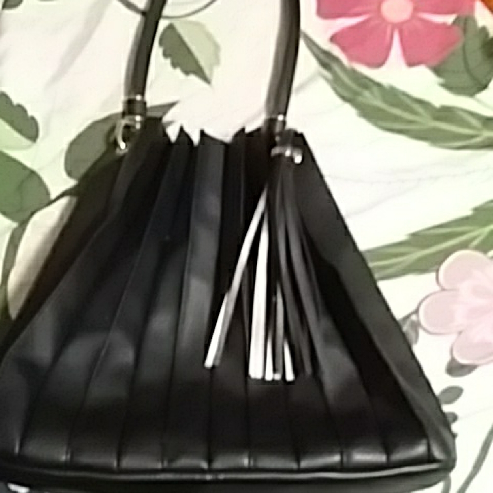 Black Pleated Tote Handbag with Tassel